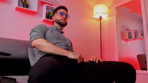 supreme_alpha_ online show from November 26, 8:05 pm