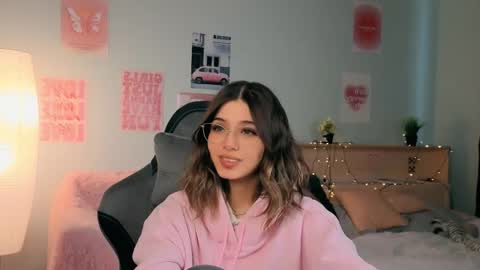 Sara online show from May 1, 1:38 pm