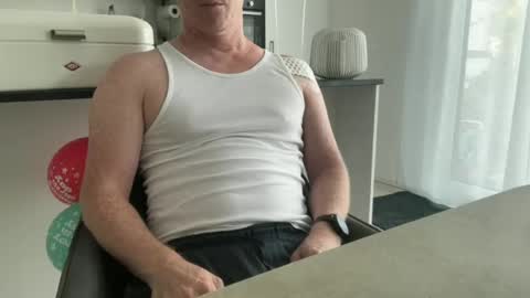surfstar81 online show from June 18, 6:41 am