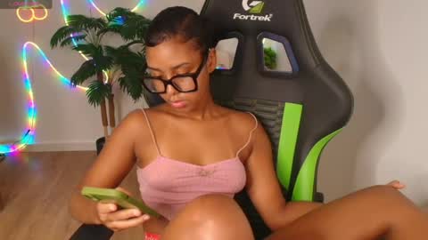 Susan online show from April 17, 11:01 am