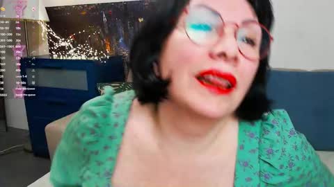 Susan online show from February 9, 2:40 pm