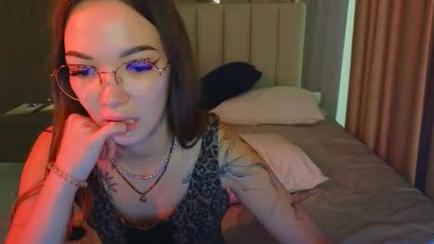 susannjohnson online show from March 11, 2:25 am