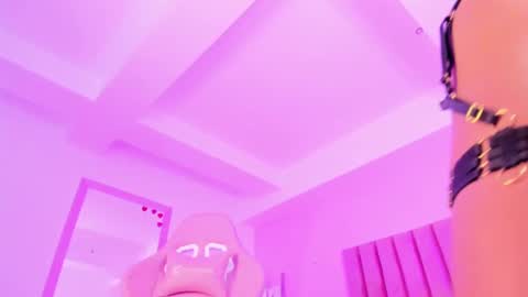 Sussan Nicole  online show from October 2, 1:21 pm