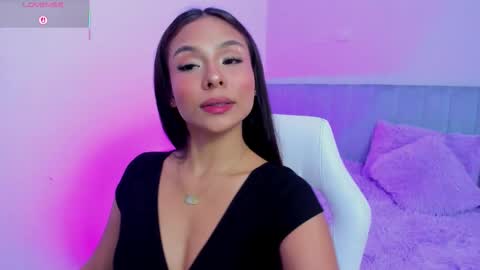 Snapshot of sussy_sweet4u chatting on October 17, 8:29 am sussy_sweet4u online show from October 17, 8:29 am