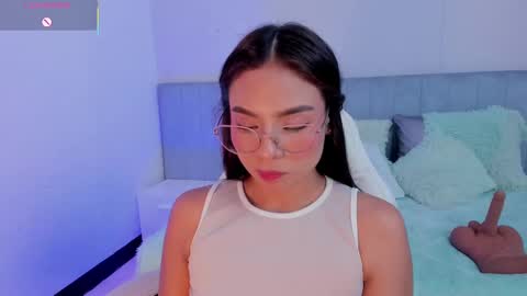 Snapshot of sussy_sweet4u chatting on October 9, 11:59 am sussy_sweet4u online show from October 9, 11:59 am