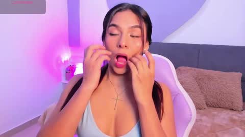 sussy_sweet4u online show from April 12, 10:52 am