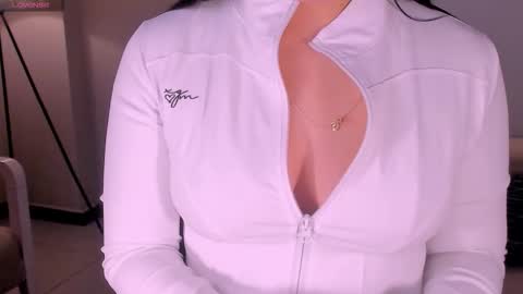 Sussy Bell online show from February 25, 4:05 am