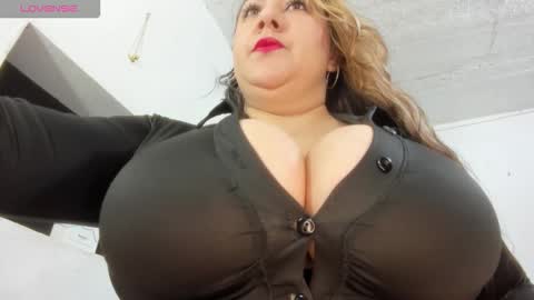 susy bigboobss online show from December 2, 9:18 am