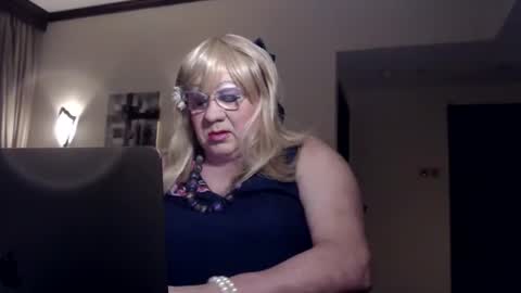 My name is Sissy or more fully Suzanna Aprilia Maria Mariquita Catarina Chinita Banci. Soy una puta - que chimba ladybug online show from December 2, 4:26 pm