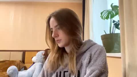 Emila online show from April 16, 7:52 am