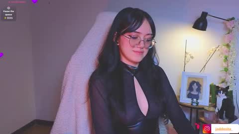 Snapshot of suzumi_ chatting on October 3, 4:21 am Jadde online show from October 3, 4:21 am