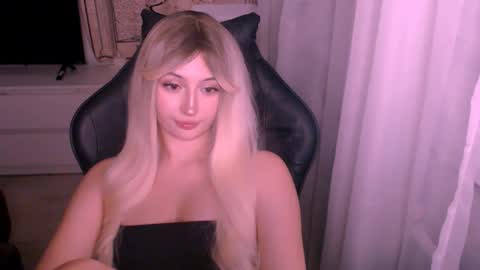 Kate online show from December 21, 11:38 am