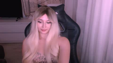 Kate online show from December 15, 4:36 pm