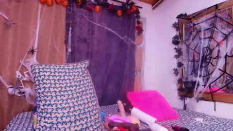 Debora  online show from October 31, 1:00 pm