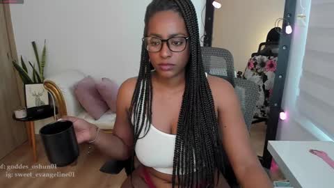 Snapshot of sweer_oshun chatting on December 29, 5:54 pm Evangeline online show from December 29, 5:54 pm