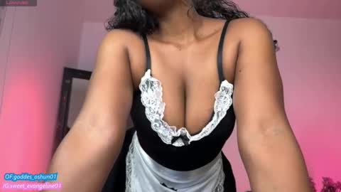Snapshot of sweer_oshun chatting on October 16, 3:44 pm Evangeline online show from October 16, 3:44 pm