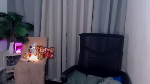 Snapshot of sweet_candyxz chatting on October 23, 12:01 am sweet_candyxz online show from October 23, 12:01 am