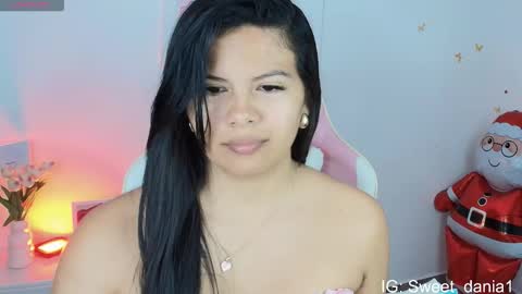 sweet_dania_ online show from January 18, 3:48 am