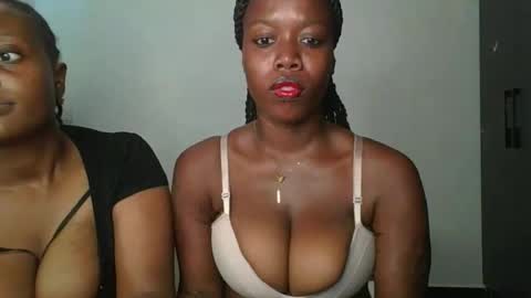 sweet_ella6 online show from April 1, 9:54 am