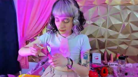  emmili  online show from February 17, 12:27 pm