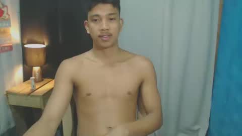 Snapshot of sweet_guyxx chatting on January 13, 2:11 pm sweet_guyxx online show from January 13, 2:11 pm