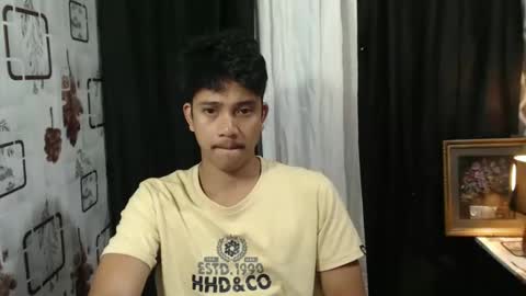 Snapshot of sweet_guyxx chatting on October 28, 2:29 pm sweet_guyxx online show from October 28, 2:29 pm