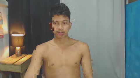Snapshot of sweet_guyxx chatting on January 25, 1:08 pm sweet_guyxx online show from January 25, 1:08 pm