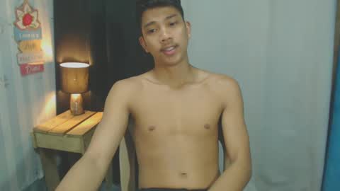 Snapshot of sweet_guyxx chatting on January 30, 9:36 am sweet_guyxx online show from January 30, 9:36 am