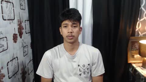 Snapshot of sweet_guyxx chatting on October 26, 3:01 pm sweet_guyxx online show from October 26, 3:01 pm