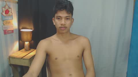 Snapshot of sweet_guyxx chatting on January 27, 12:16 pm sweet_guyxx online show from January 27, 12:16 pm