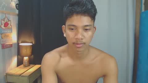 Snapshot of sweet_guyxx chatting on January 23, 12:30 pm sweet_guyxx online show from January 23, 12:30 pm