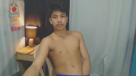 Snapshot of sweet_guyxx chatting on February 7, 4:24 pm sweet_guyxx online show from February 7, 4:24 pm