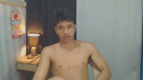 Snapshot of sweet_guyxx chatting on February 2, 1:08 pm sweet_guyxx online show from February 2, 1:08 pm