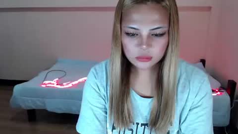 sophia daisy  online show from October 1, 10:36 am