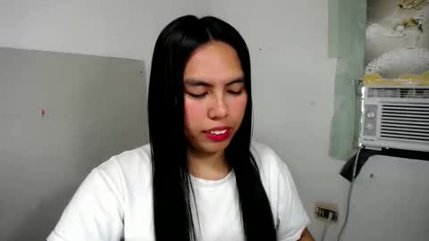 sweet_kyline69 online show from October 28, 2:01 am