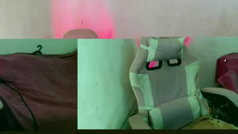 Snapshot of sweet_lady14 chatting on September 26, 7:16 am sweet_lady14 online show from September 26, 7:16 am