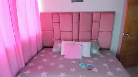 Kathe and Scarlett online show from January 31, 6:36 pm