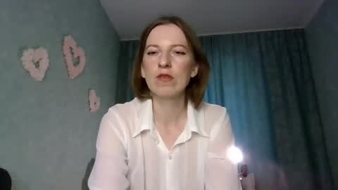 sweet_lilbunny online show from September 10, 2:01 am