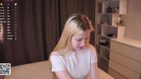 Lily online show from May 13, 9:13 pm