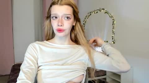 Melissa. Join me on Fansly link in social medias online show from March 22, 9:19 pm