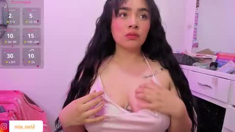 Mia Johns online show from November 7, 5:43 am