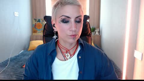 sweet_n_strong online show from June 7, 11:26 am