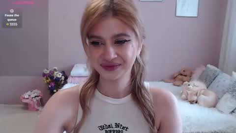 sweet_nicole_333 online show from September 12, 7:32 am