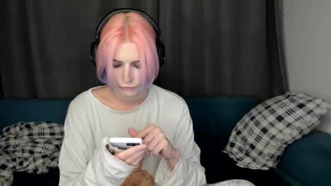 kira online show from September 27, 9:01 pm