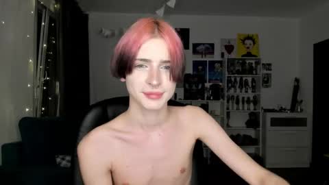 kira online show from December 22, 9:32 pm