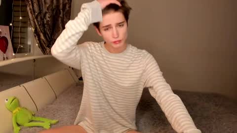 kira online show from March 3, 7:07 pm