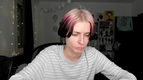 kira online show from November 25, 8:40 pm