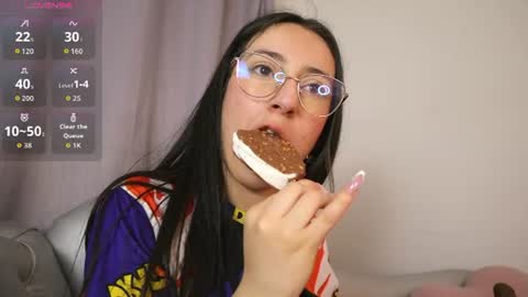 Sammy Lauren online show from August 3, 3:52 am