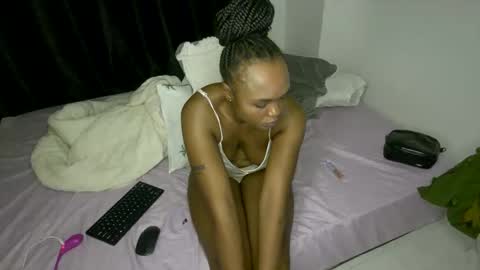 Nina online show from January 7, 9:09 pm