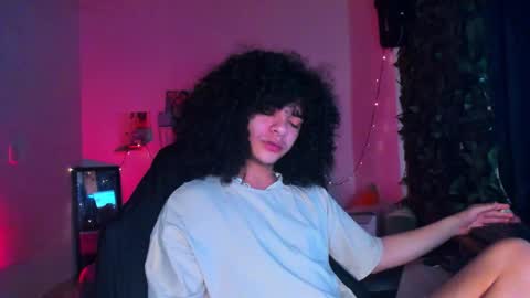 Steven independent model online show from February 12, 12:36 am